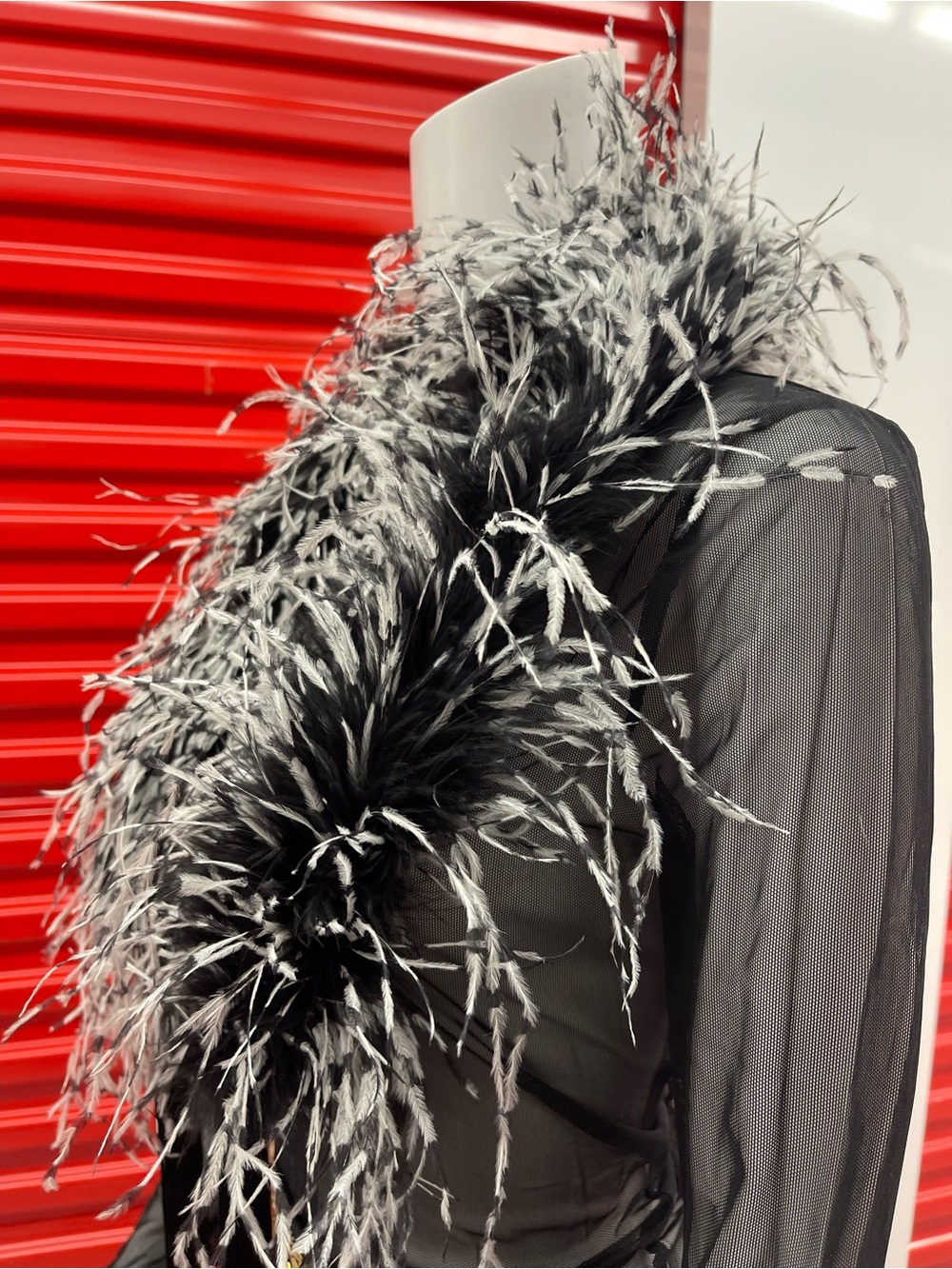 Black And White Vintage High Ed Ostrich Feather Boa - Picture 9 of 9
